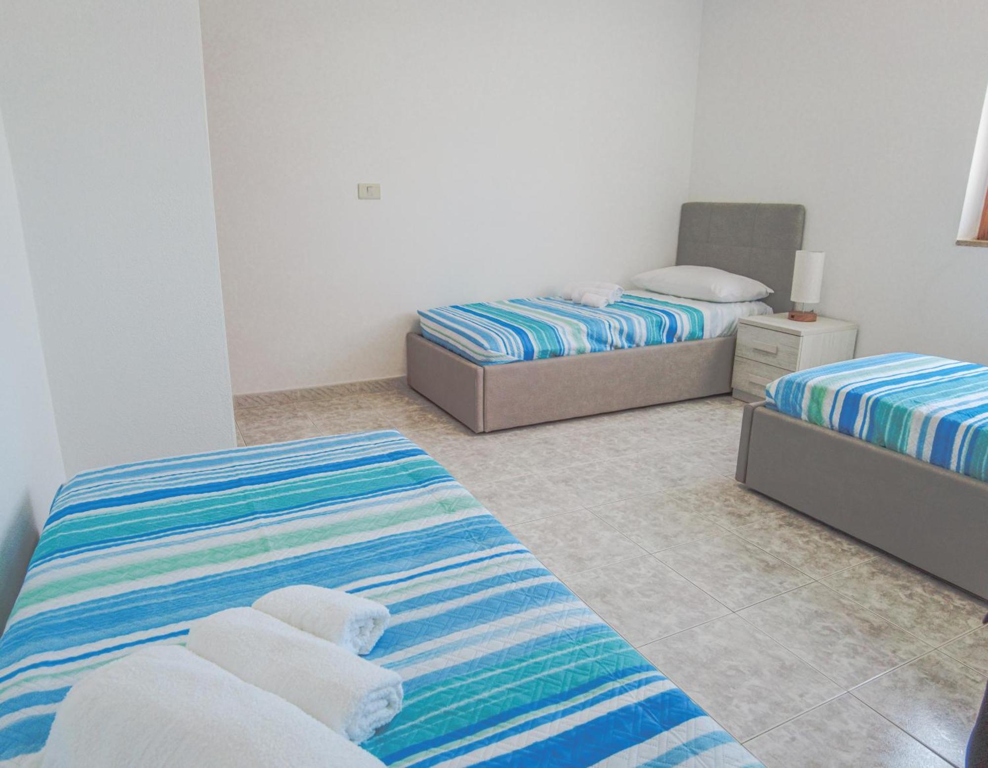 Budget Beds Alghero Bagian luar foto