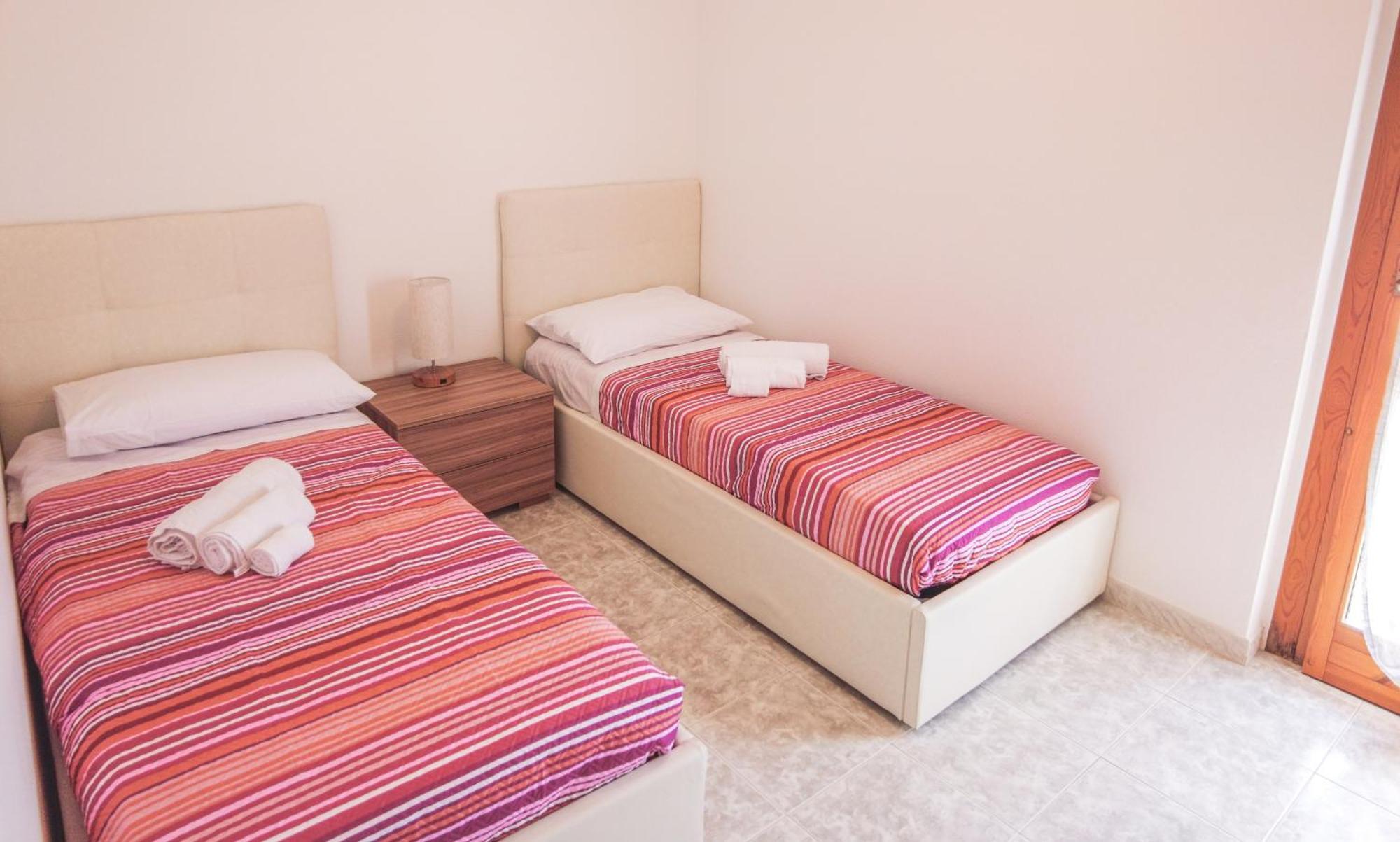 Budget Beds Alghero Bagian luar foto